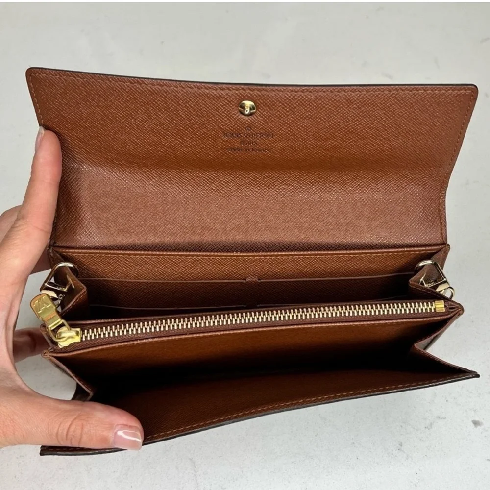 ๐ฏ Authentic Louis Vuitton Monogram Sarah Wallet on Chain - Picture 14 of 16